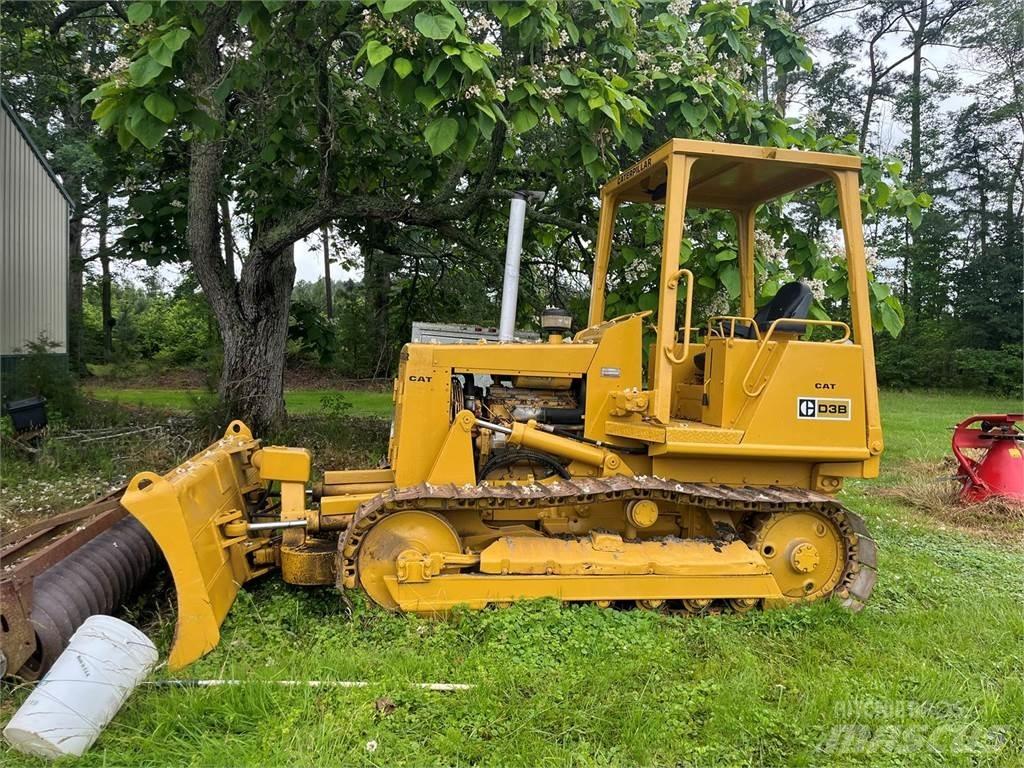 CAT D3B بلدوزرات مجنزرة