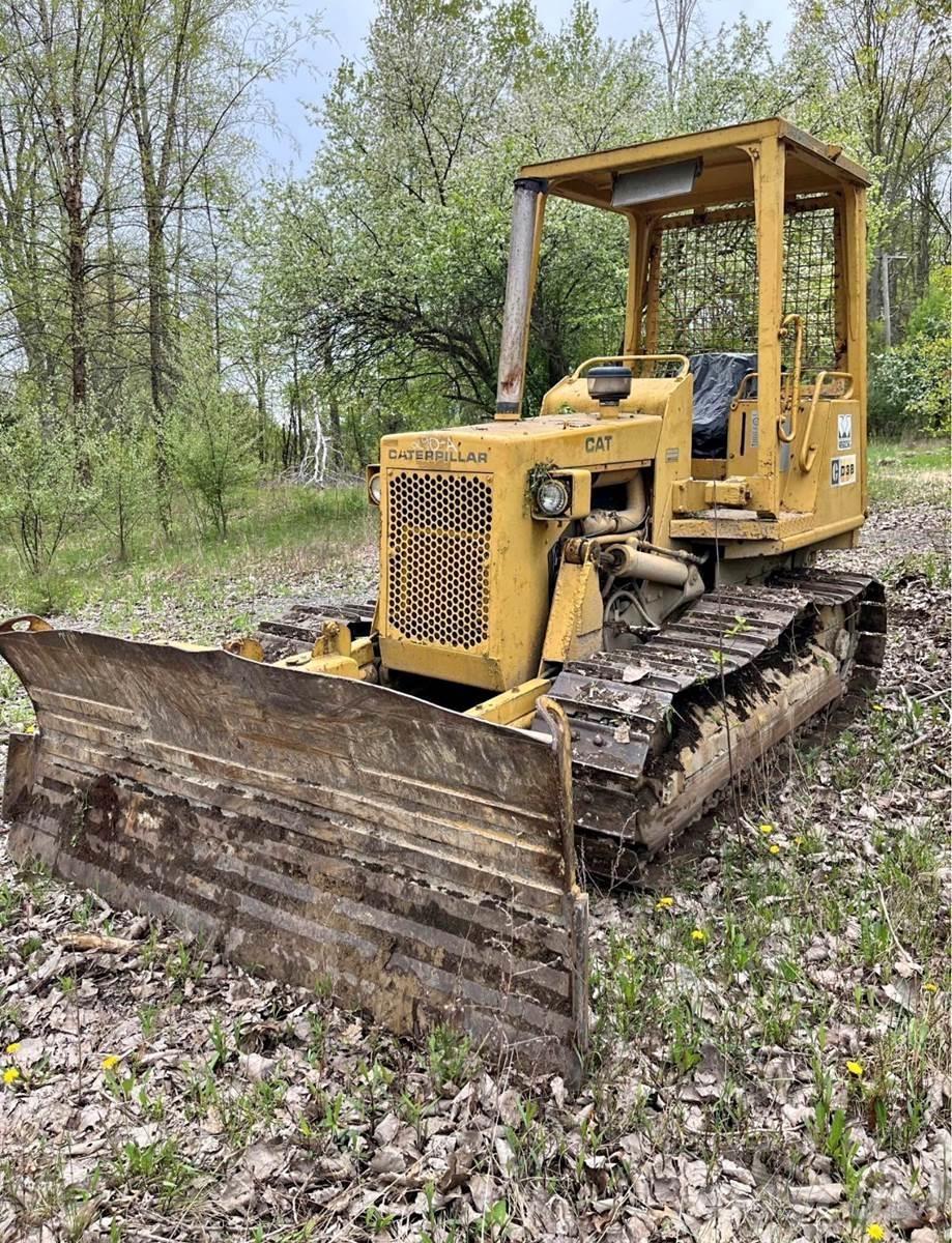 CAT D3B بلدوزرات مجنزرة