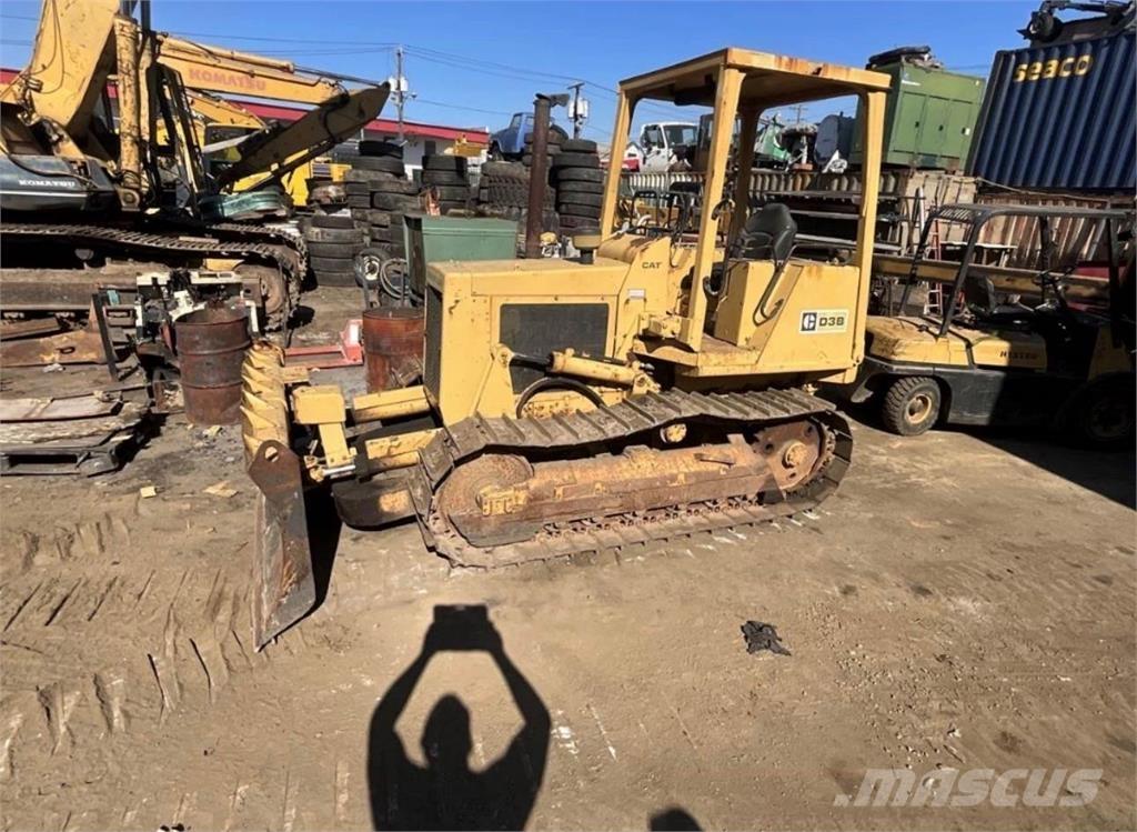 CAT D3B Z بلدوزرات مجنزرة