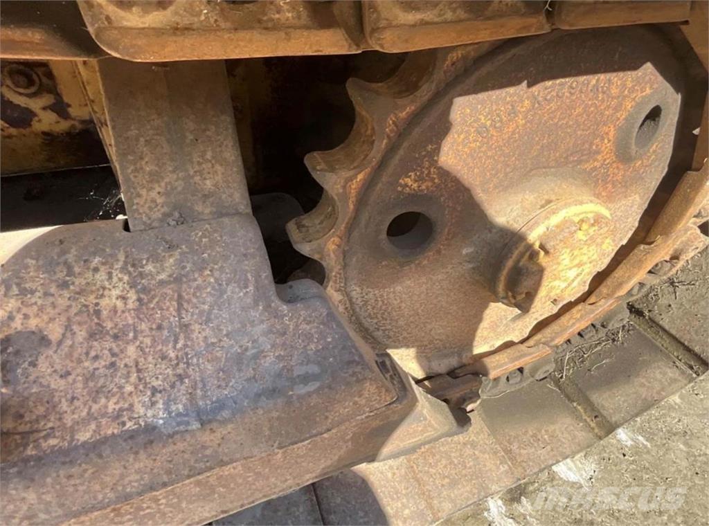 CAT D3B Z بلدوزرات مجنزرة