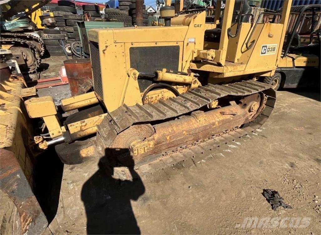 CAT D3B Z بلدوزرات مجنزرة