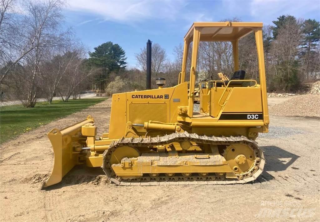 CAT D3C بلدوزرات مجنزرة
