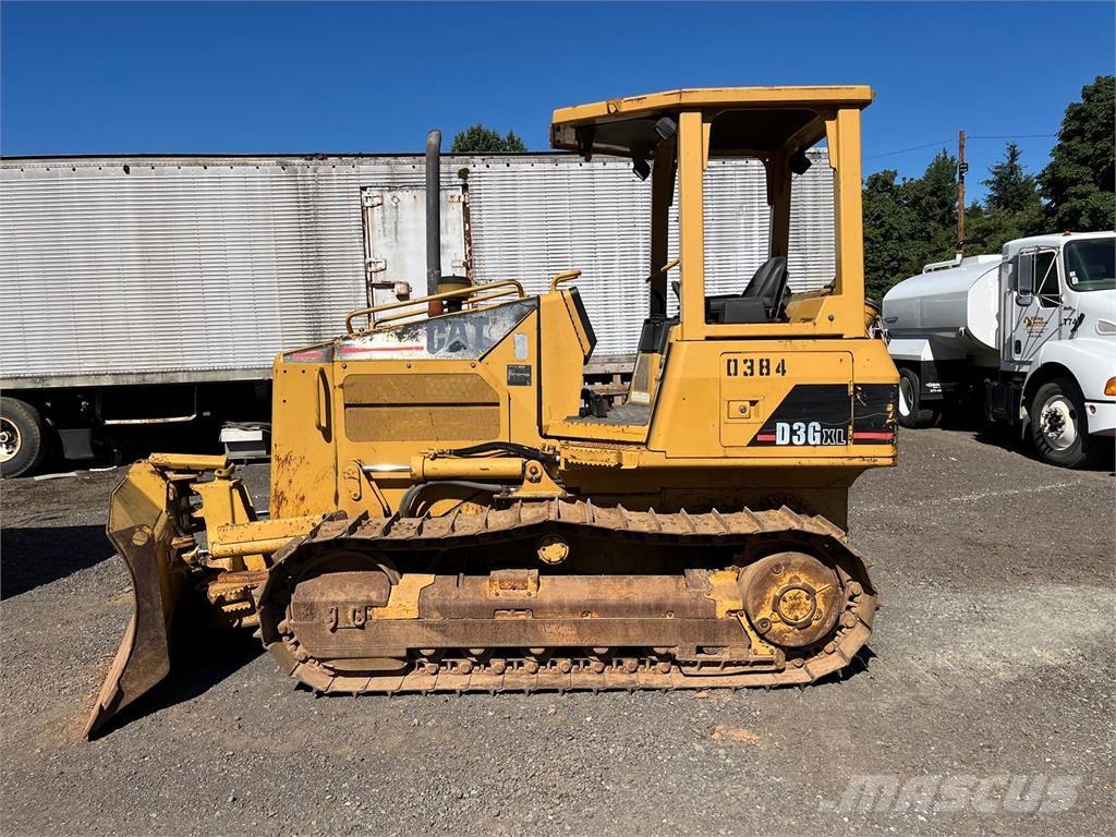 CAT D3G XL بلدوزرات مجنزرة