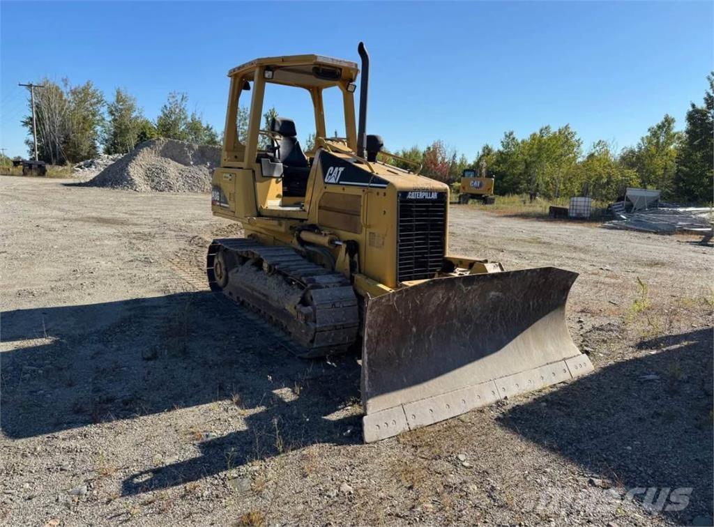 CAT D3G XL بلدوزرات مجنزرة