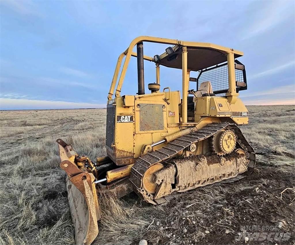 CAT D4H بلدوزرات مجنزرة