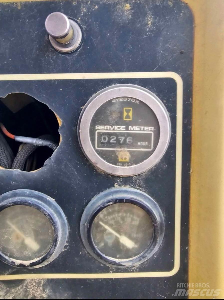 CAT D4H II بلدوزرات مجنزرة