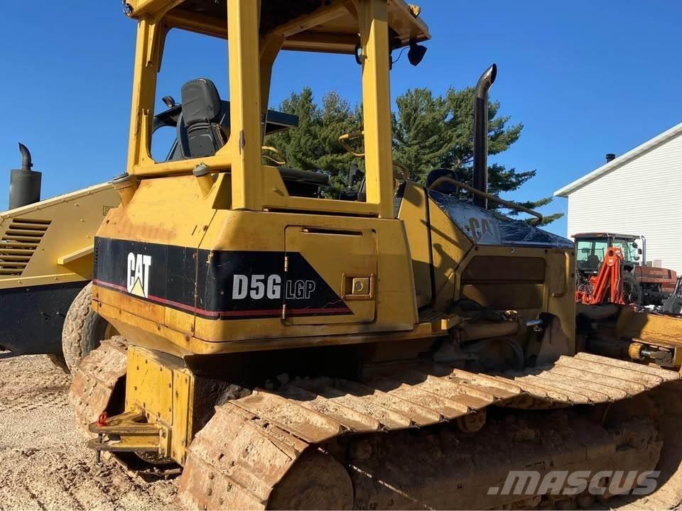CAT D5G بلدوزرات مجنزرة