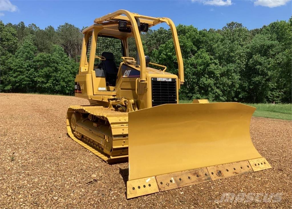 CAT D5G XL بلدوزرات مجنزرة