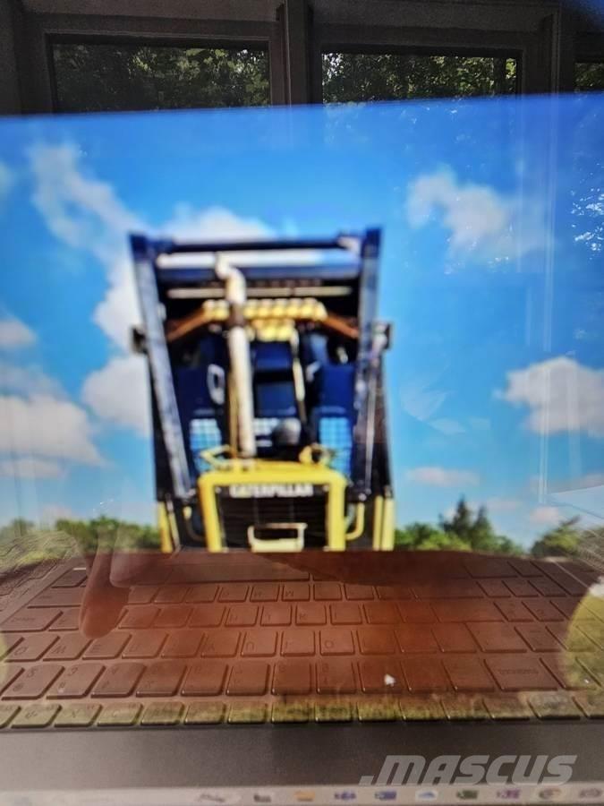 CAT D5G XL بلدوزرات مجنزرة