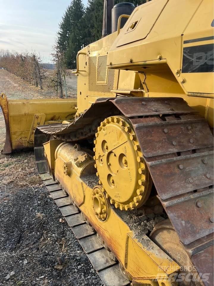 CAT D5H بلدوزرات مجنزرة