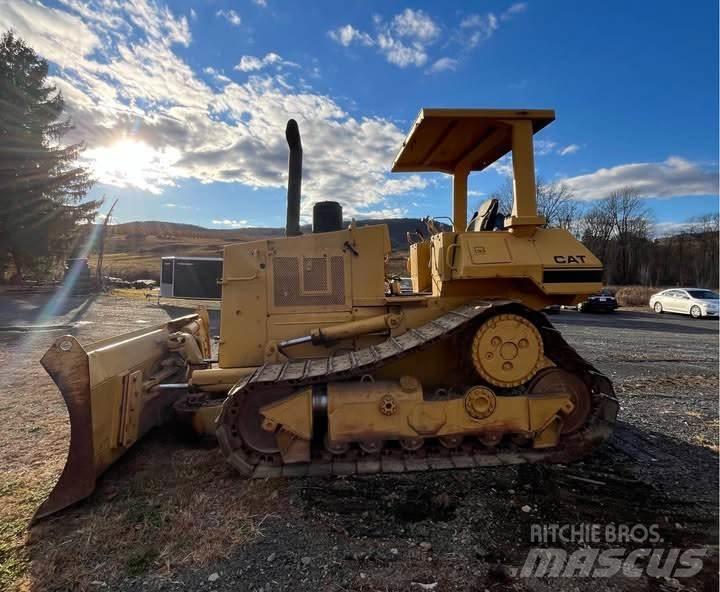 CAT D5H بلدوزرات مجنزرة