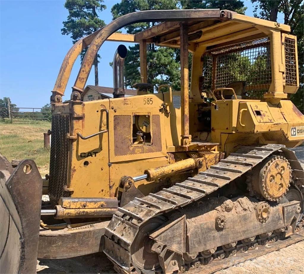 CAT D5H بلدوزرات مجنزرة