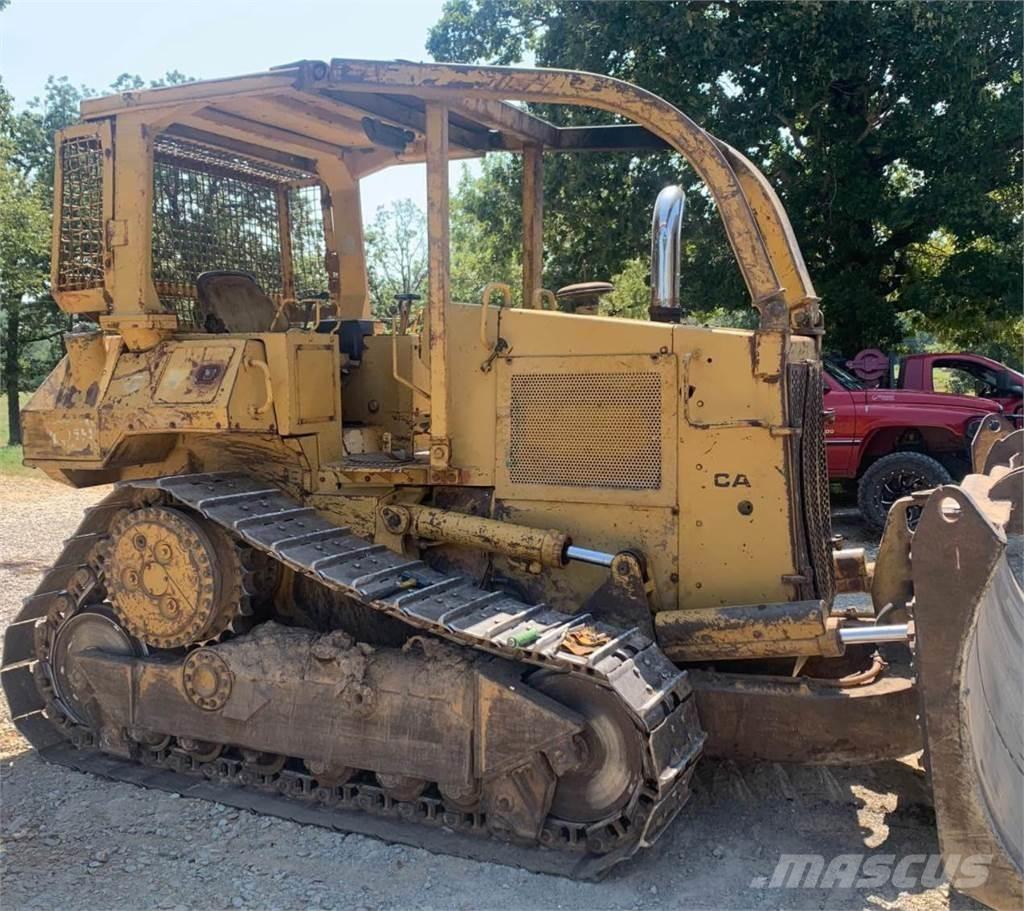 CAT D5H بلدوزرات مجنزرة