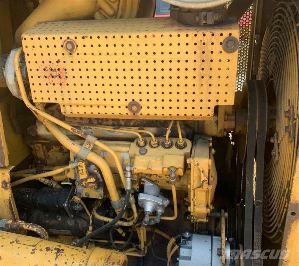 CAT D5H بلدوزرات مجنزرة