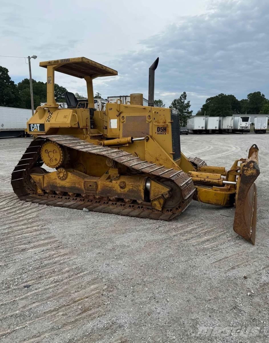 CAT D5H II بلدوزرات مجنزرة