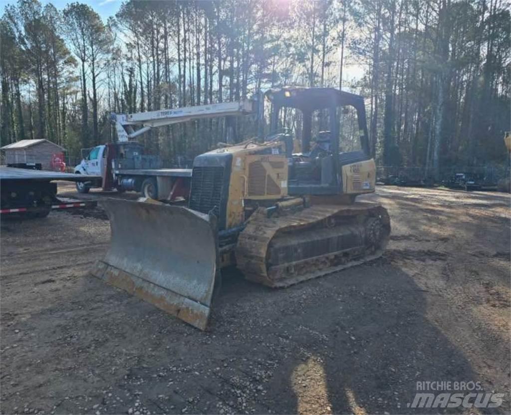 CAT D5K XL بلدوزرات مجنزرة