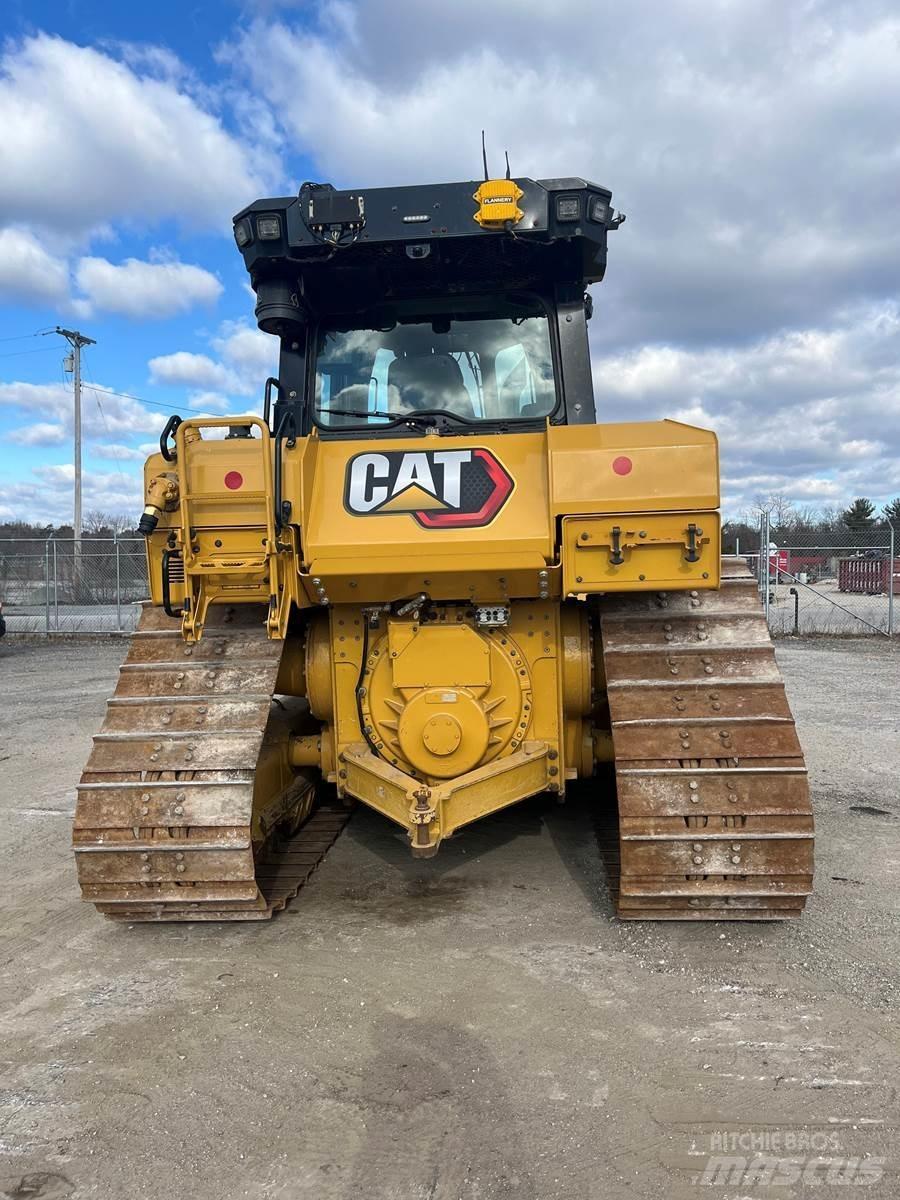 CAT D6 بلدوزرات مجنزرة