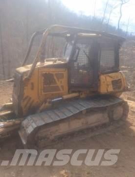 CAT D6K بلدوزرات مجنزرة