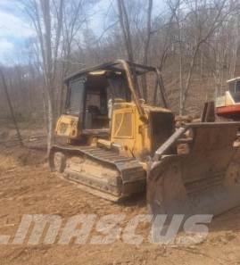 CAT D6K بلدوزرات مجنزرة