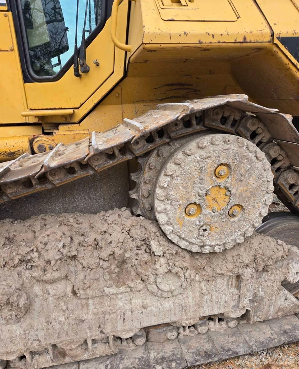 CAT D6M XL بلدوزرات مجنزرة