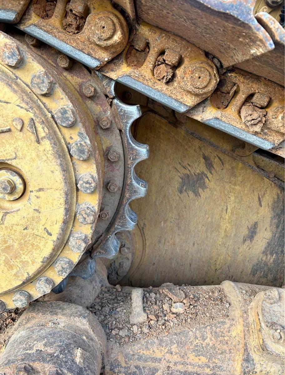 CAT D6M XL بلدوزرات مجنزرة