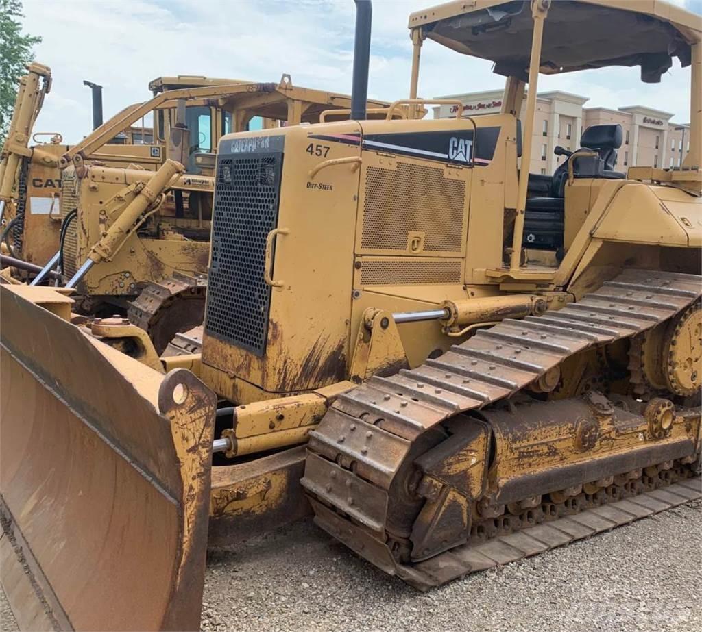 CAT D6N XL بلدوزرات مجنزرة