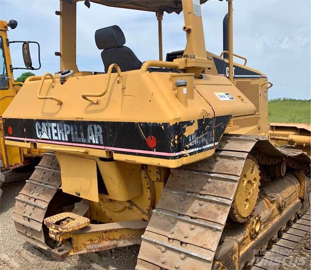 CAT D6N XL بلدوزرات مجنزرة