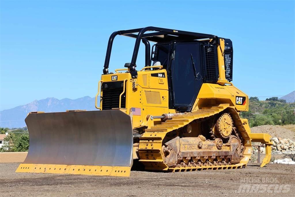 CAT D6N XL بلدوزرات مجنزرة