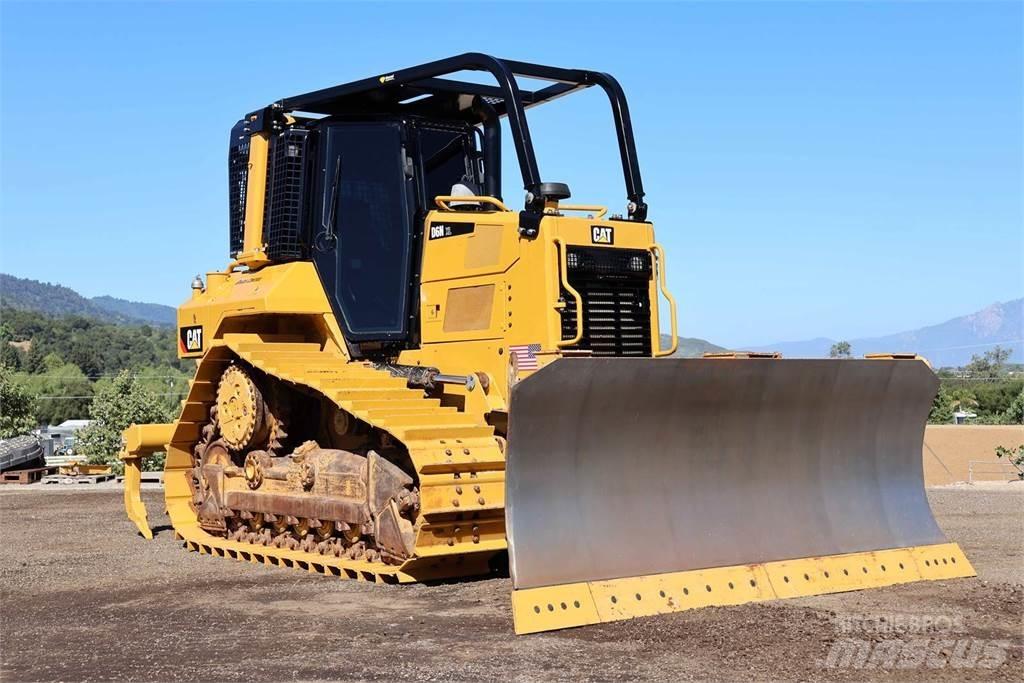CAT D6N XL بلدوزرات مجنزرة