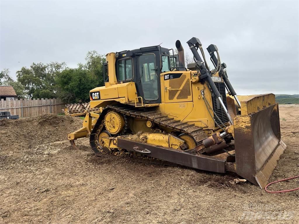 CAT D6T XL بلدوزرات مجنزرة