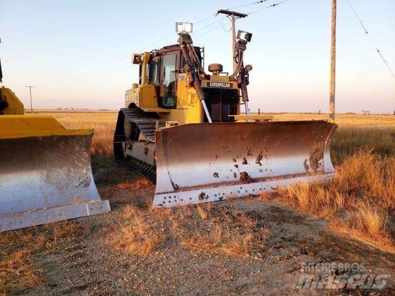CAT D6T XW بلدوزرات مجنزرة