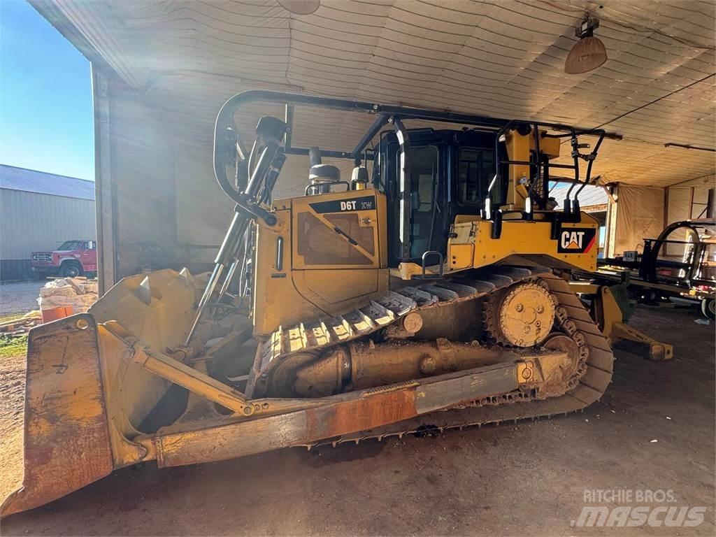 CAT D6T XW بلدوزرات مجنزرة