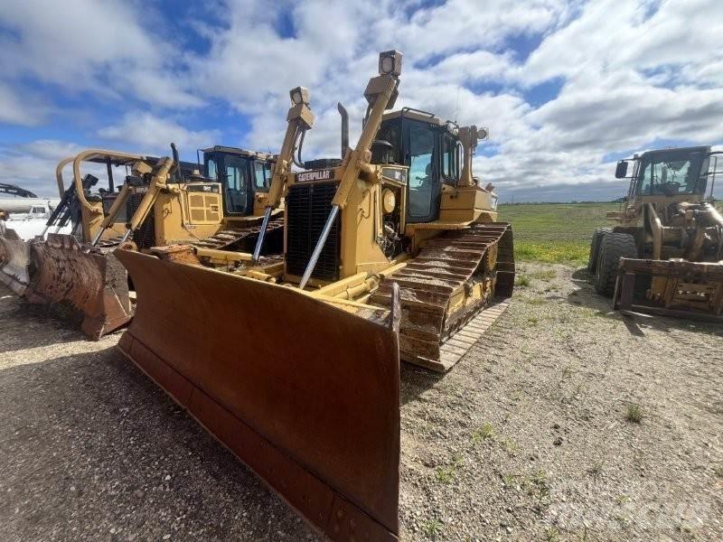 CAT D6T XW بلدوزرات مجنزرة