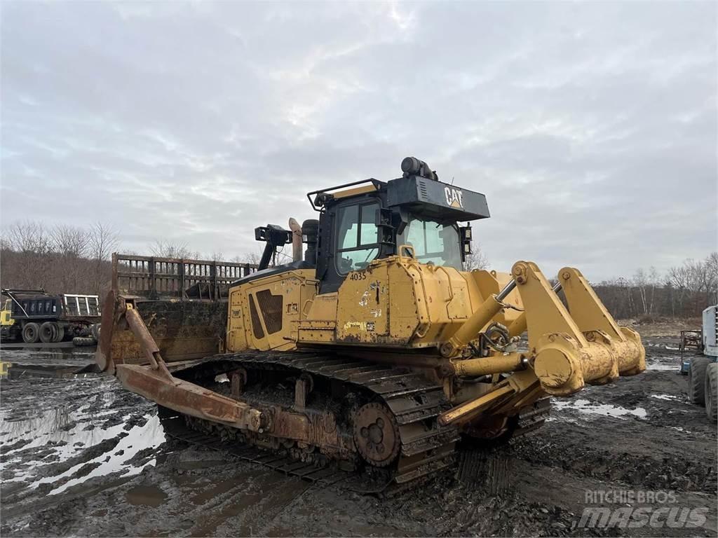 CAT D7E بلدوزرات مجنزرة