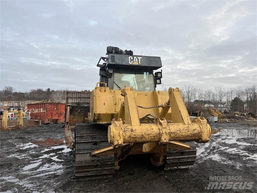 CAT D7E بلدوزرات مجنزرة