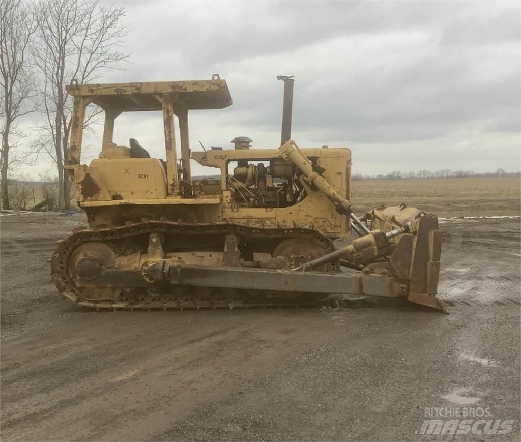 CAT D7F بلدوزرات مجنزرة