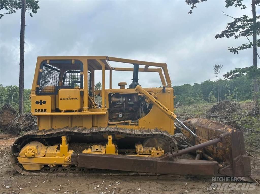 CAT D85E بلدوزرات مجنزرة