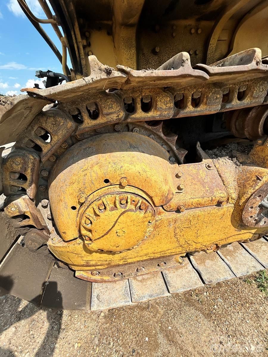 CAT D8H بلدوزرات مجنزرة