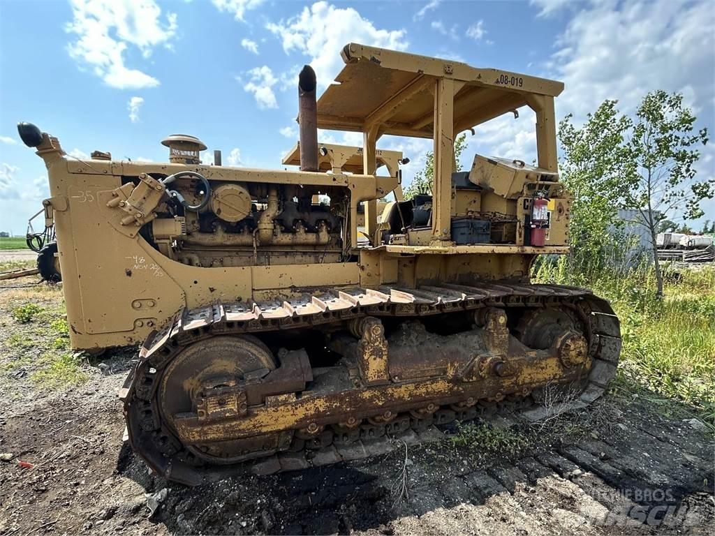 CAT D8H بلدوزرات مجنزرة