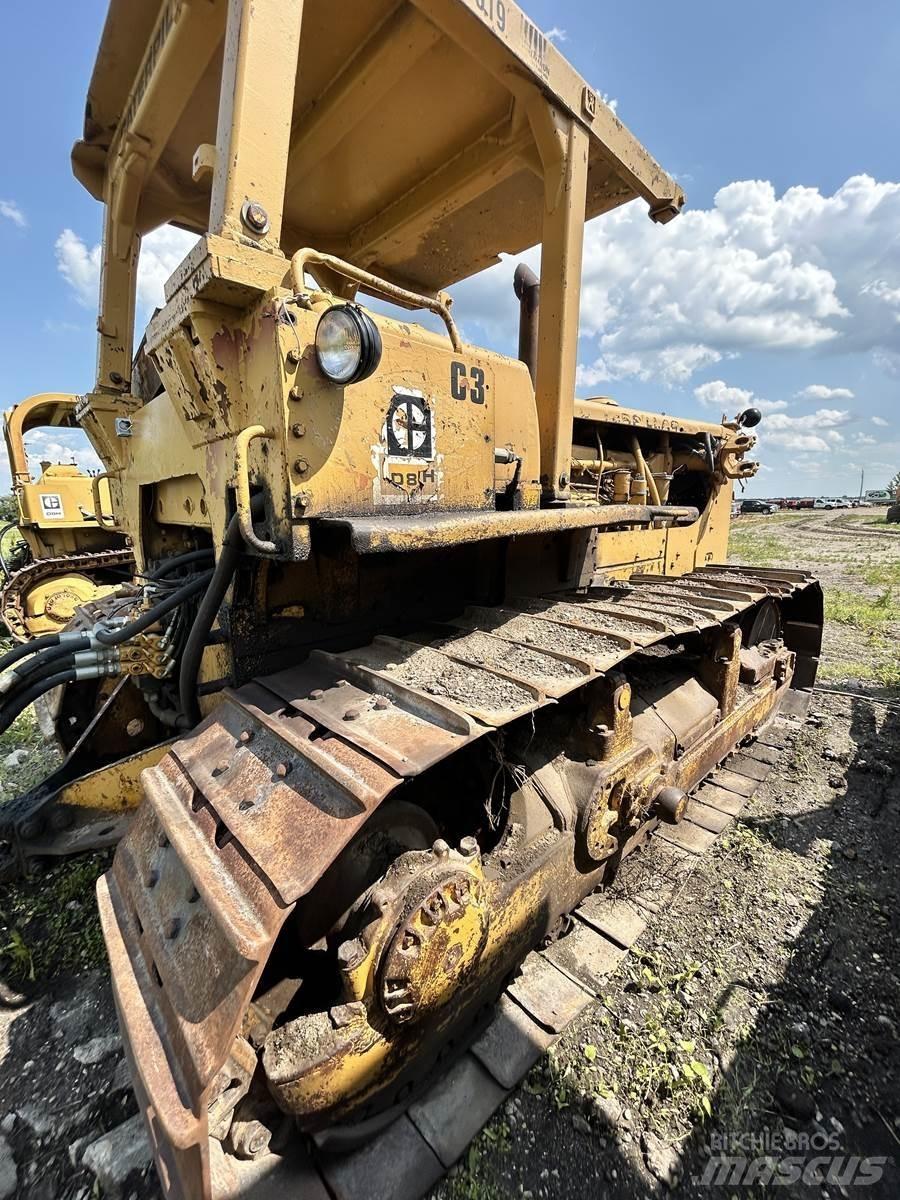 CAT D8H بلدوزرات مجنزرة