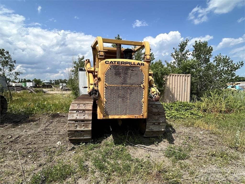 CAT D8H بلدوزرات مجنزرة