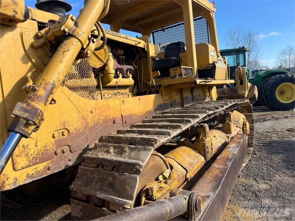 CAT D8H بلدوزرات مجنزرة