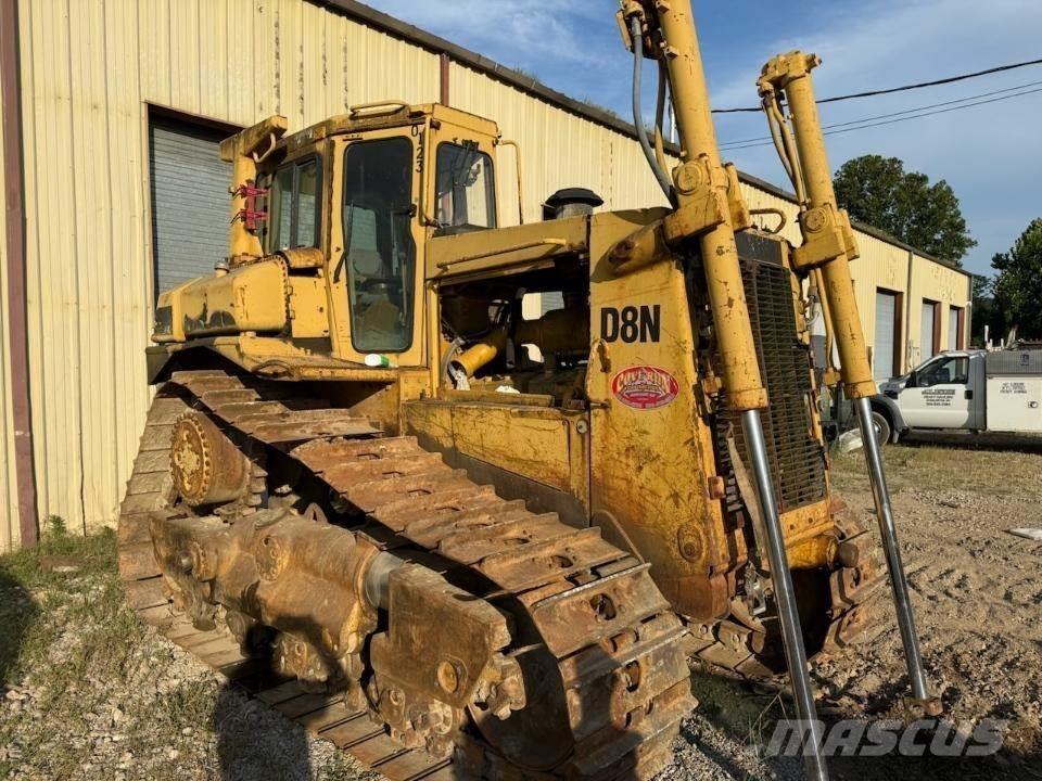 CAT D8N بلدوزرات مجنزرة