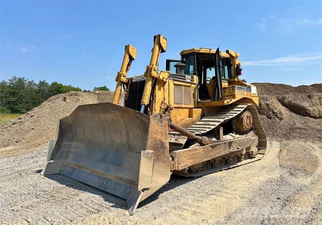 CAT D8N بلدوزرات مجنزرة