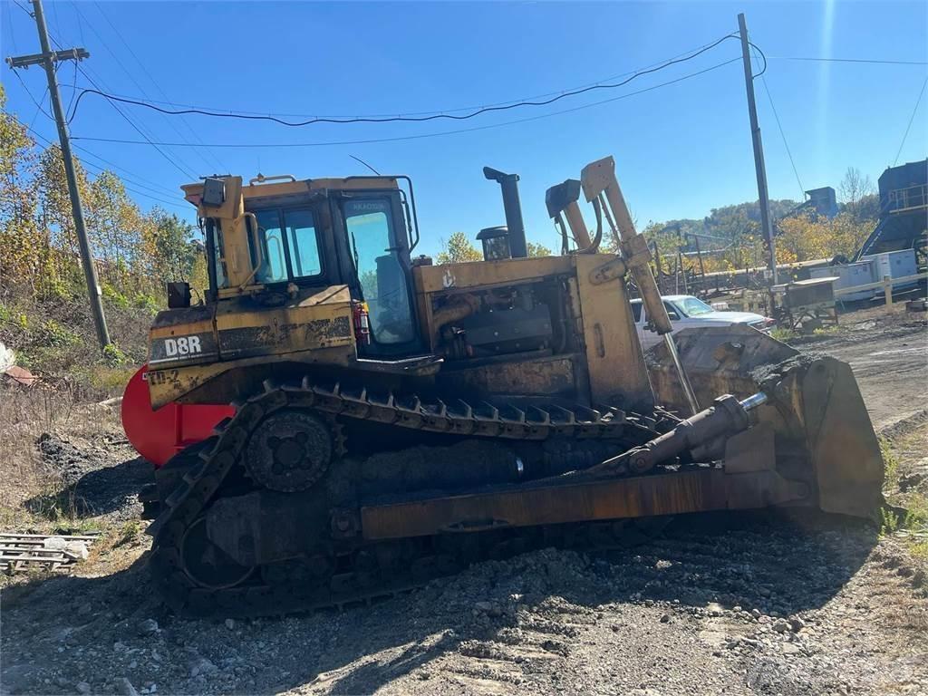 CAT D8R II بلدوزرات مجنزرة