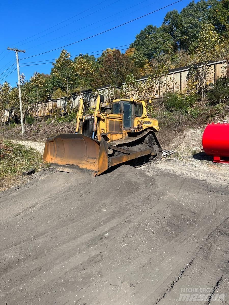 CAT D8R II بلدوزرات مجنزرة