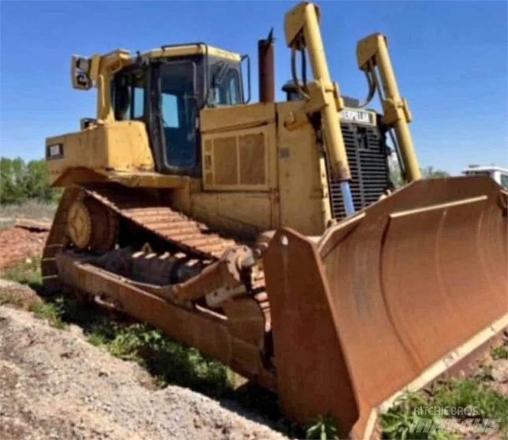 CAT D8R II بلدوزرات مجنزرة