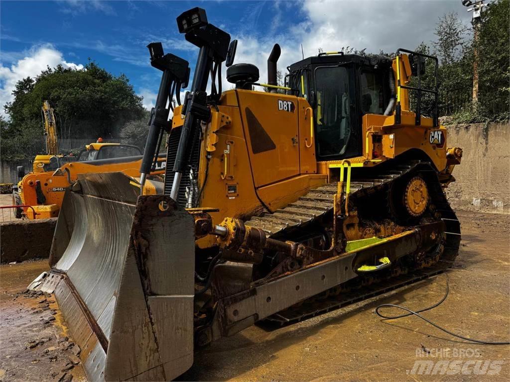 CAT D8T بلدوزرات مجنزرة