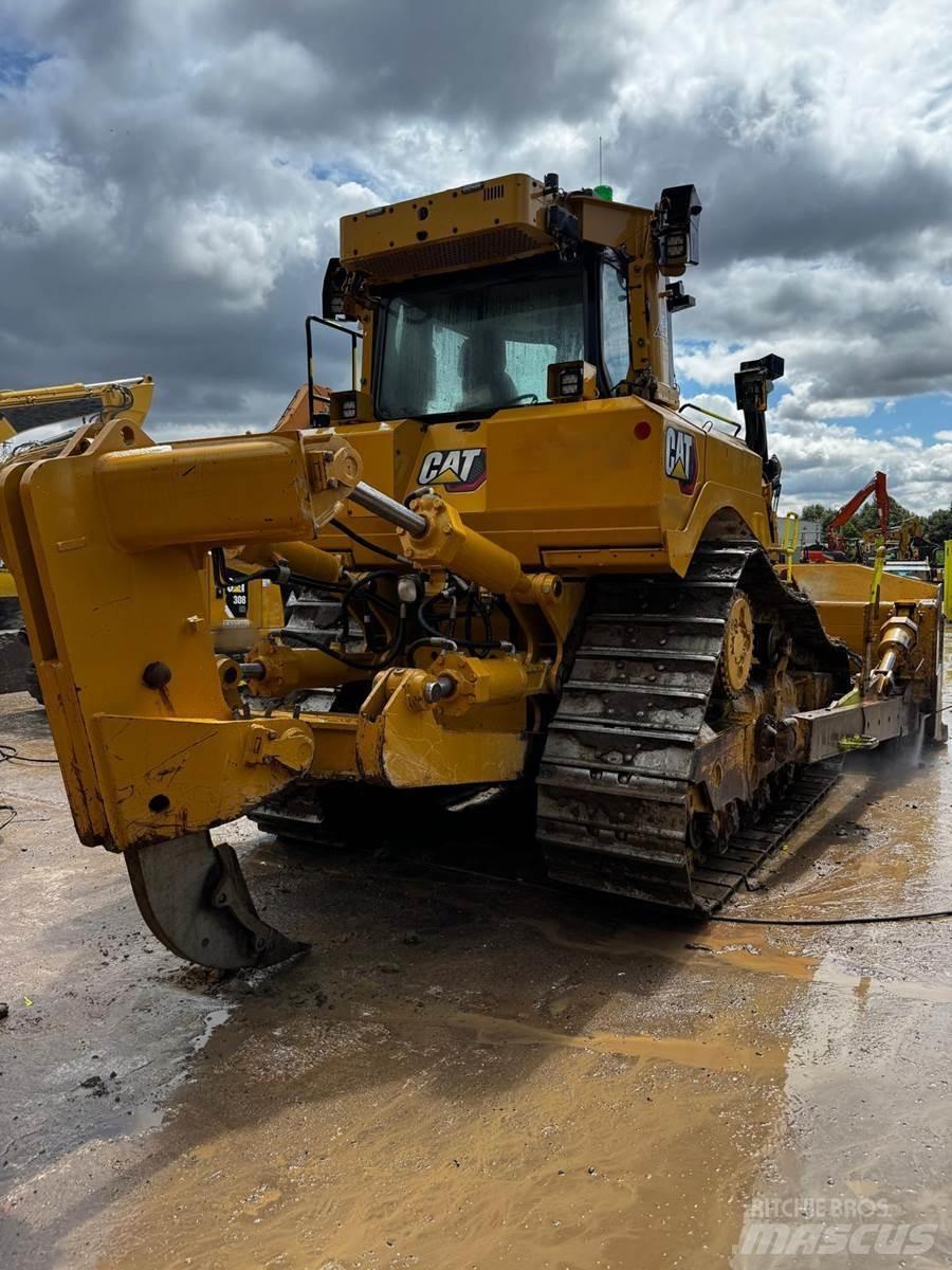 CAT D8T بلدوزرات مجنزرة