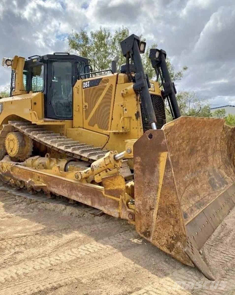 CAT D8T بلدوزرات مجنزرة
